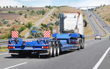 uses of flatbed trailers